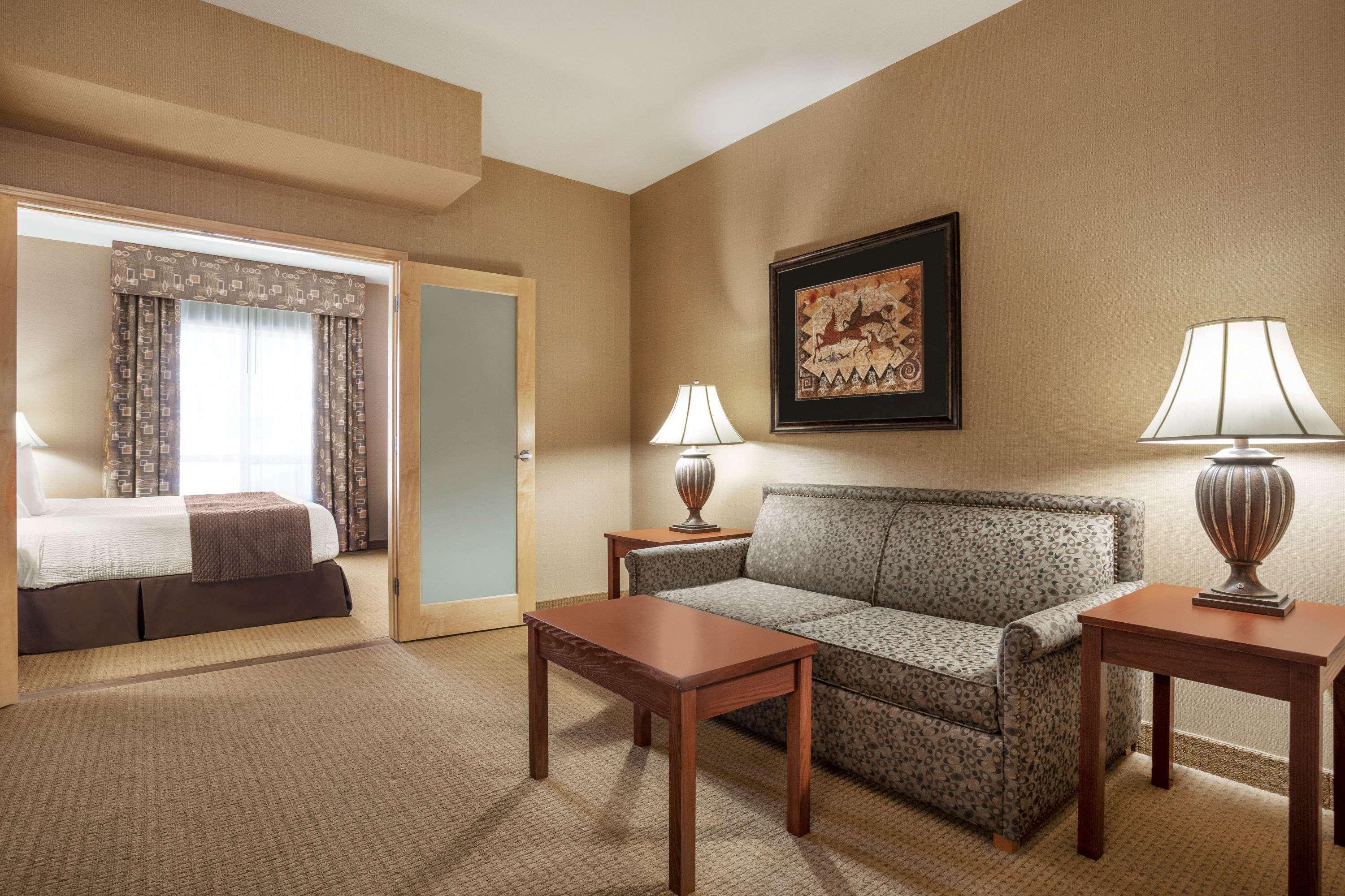 Days & By Wyndham Hotel