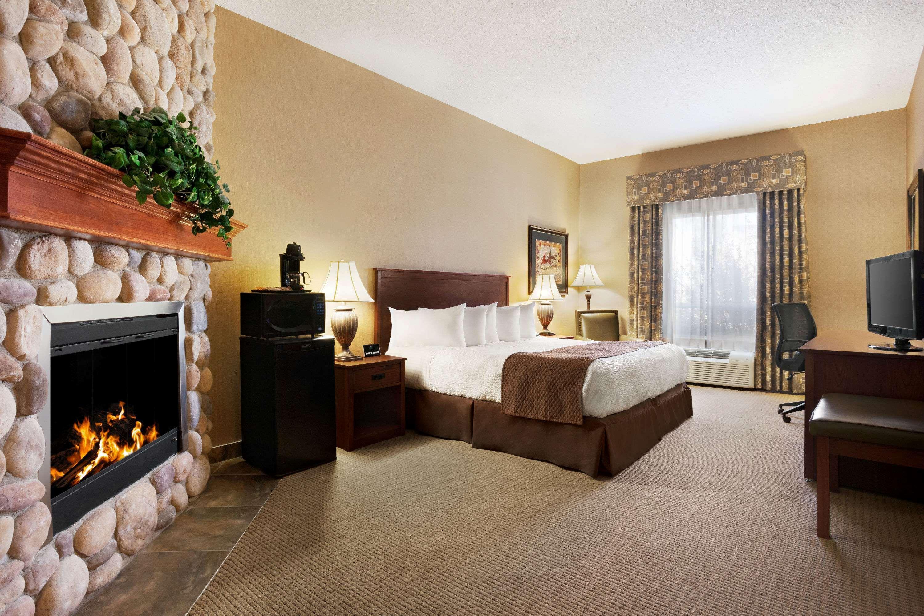 Days & By Wyndham 3* Strathmore